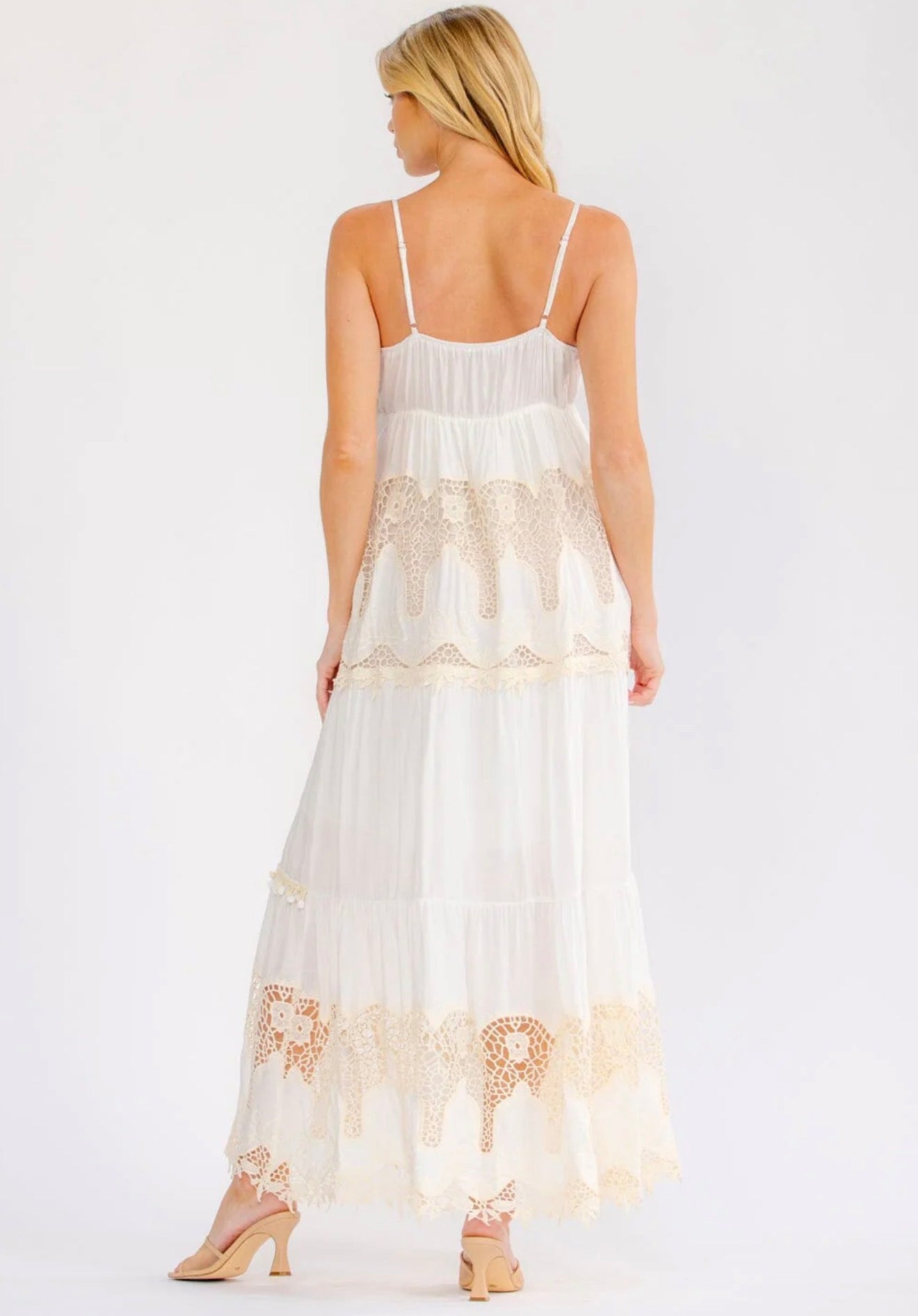 WOMEN'S SLEEVELESS ELASTIC WAIST SURPLICE TIERED CROCHET MAXI DRESS