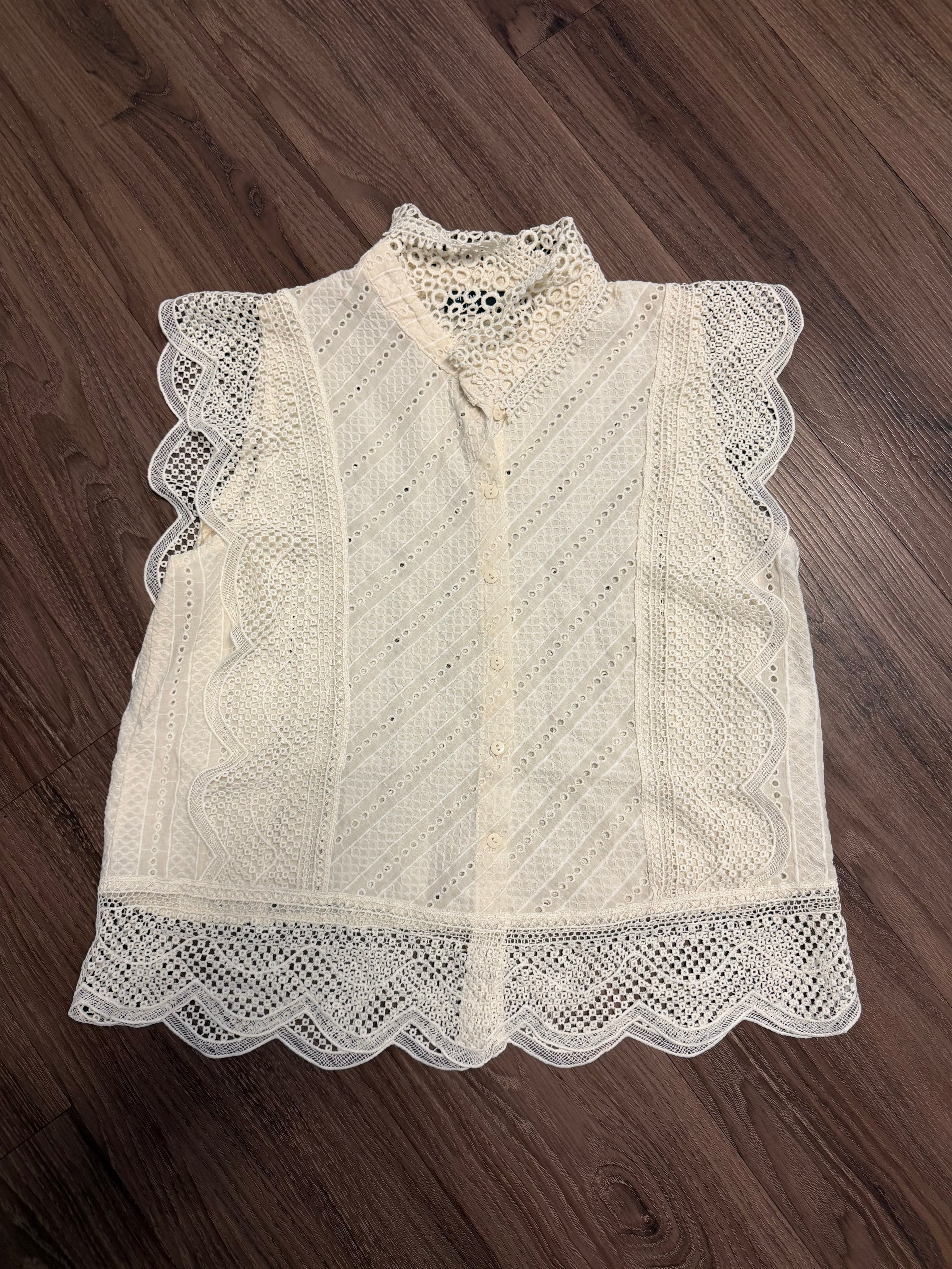 Camisa  con encaje beige