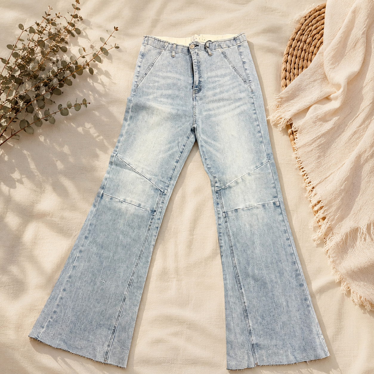 Women’s Button Closure Elastic Waist Pockets Bell Leg Strech Denim Pants